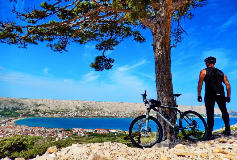 Cycling on Pag 1