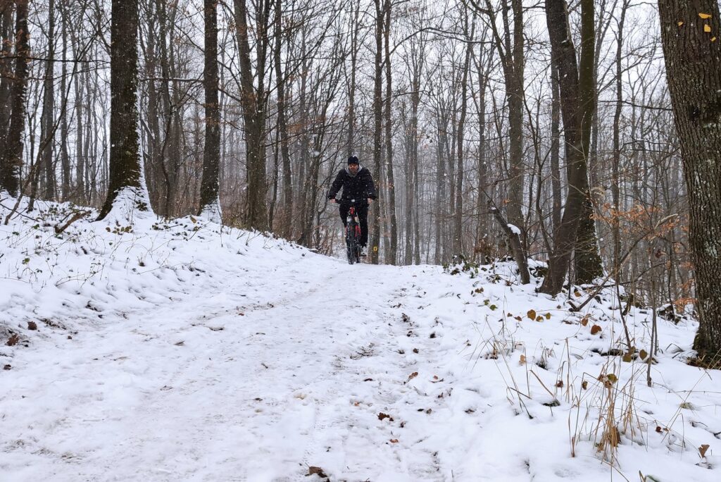 Top 3 reasons why you should go on snow cycling