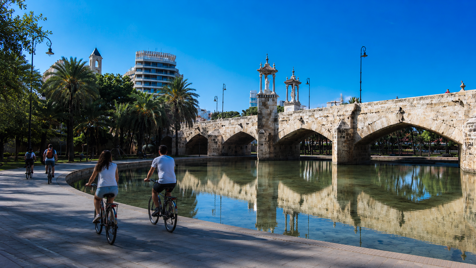 Cycling Tourism In Valencia - Pont Del Mar